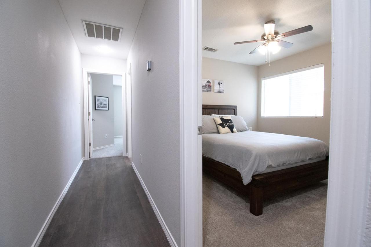Holiday home Texas Roots: King Beds And Modern Comfort *